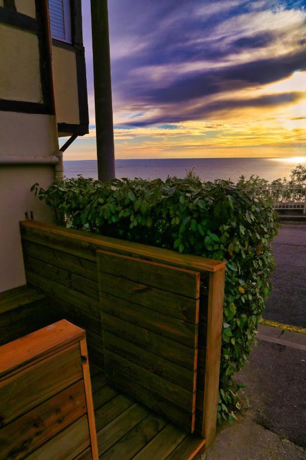 Appartement Face Mer Avec Terrasse Et Parking Trouville-sur-Mer Exterior photo